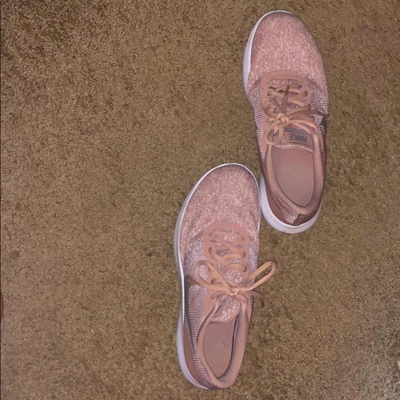 Shoes - Nike Flex Contact